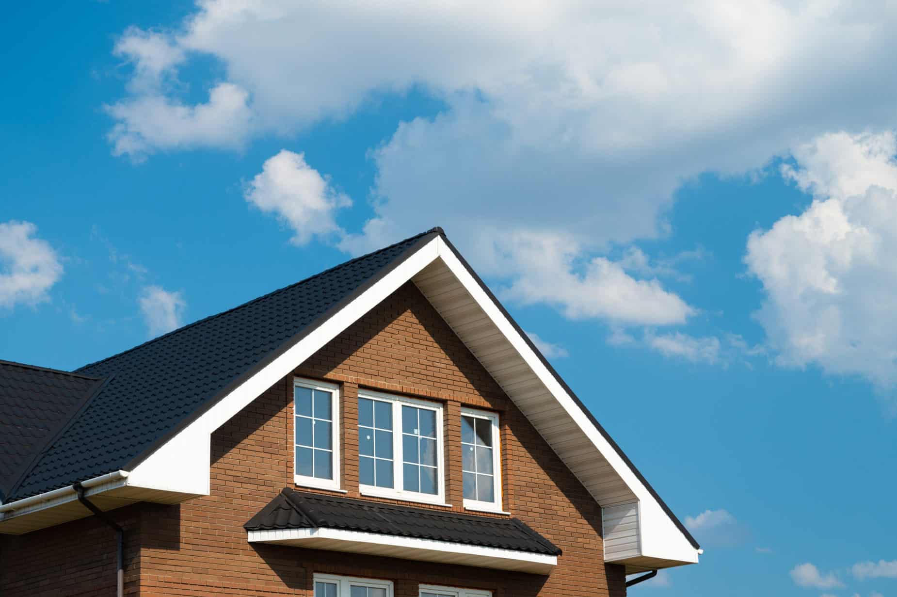Pitched roof vs flat roof