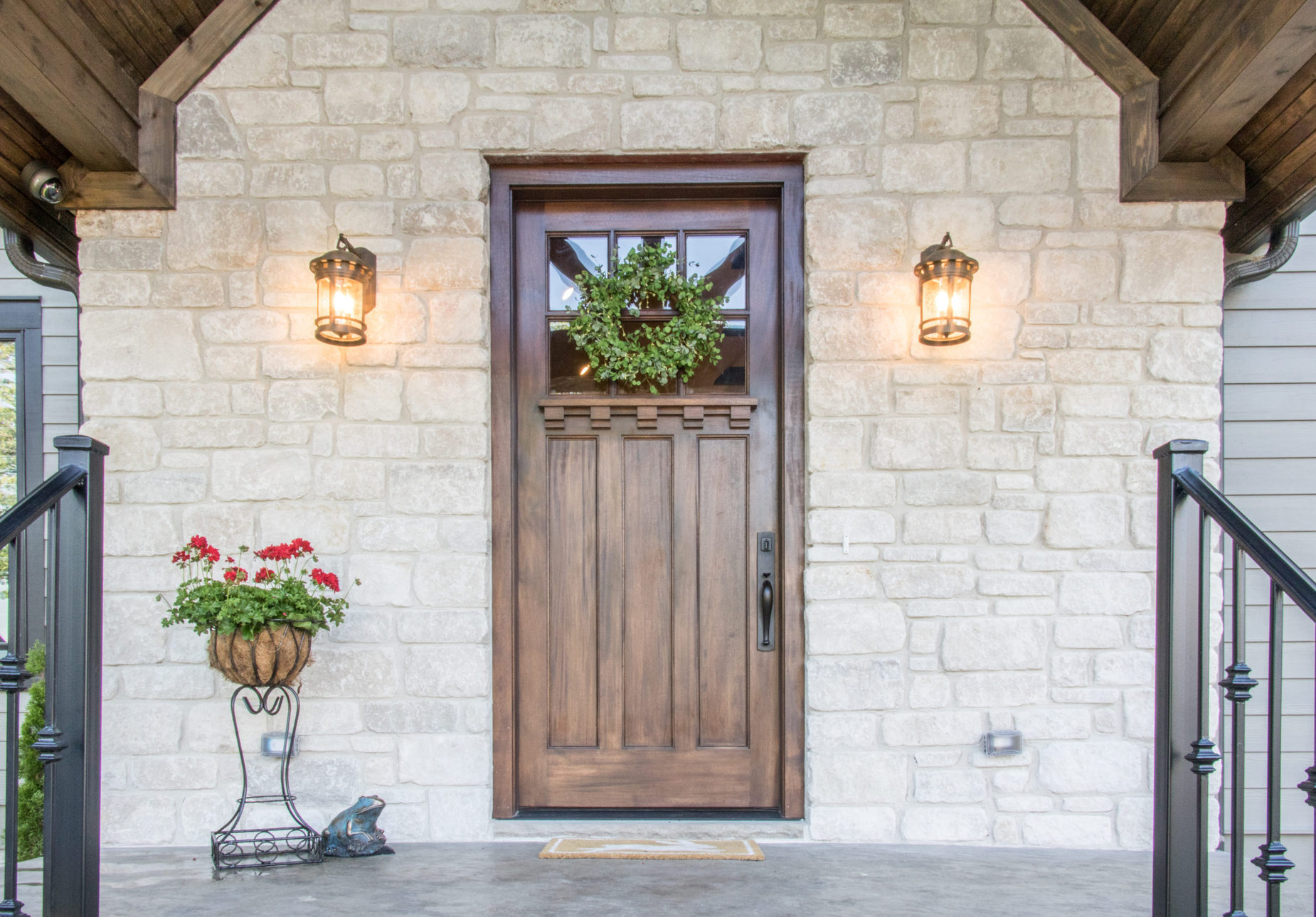 Beautifully,Symmetric,And,Inviting,Front,Exterior,Door