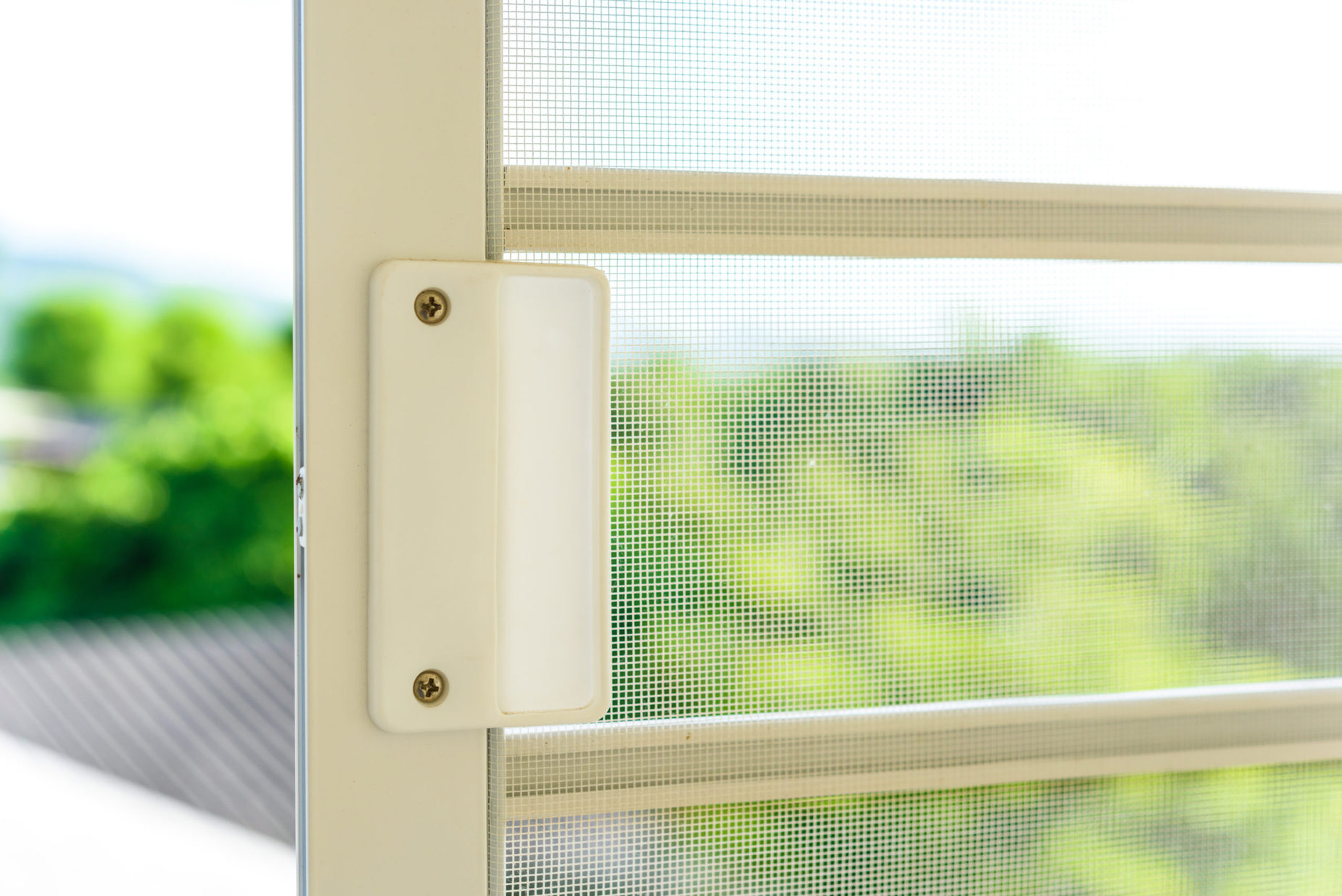 How to Remove a Screen Door in Five Steps